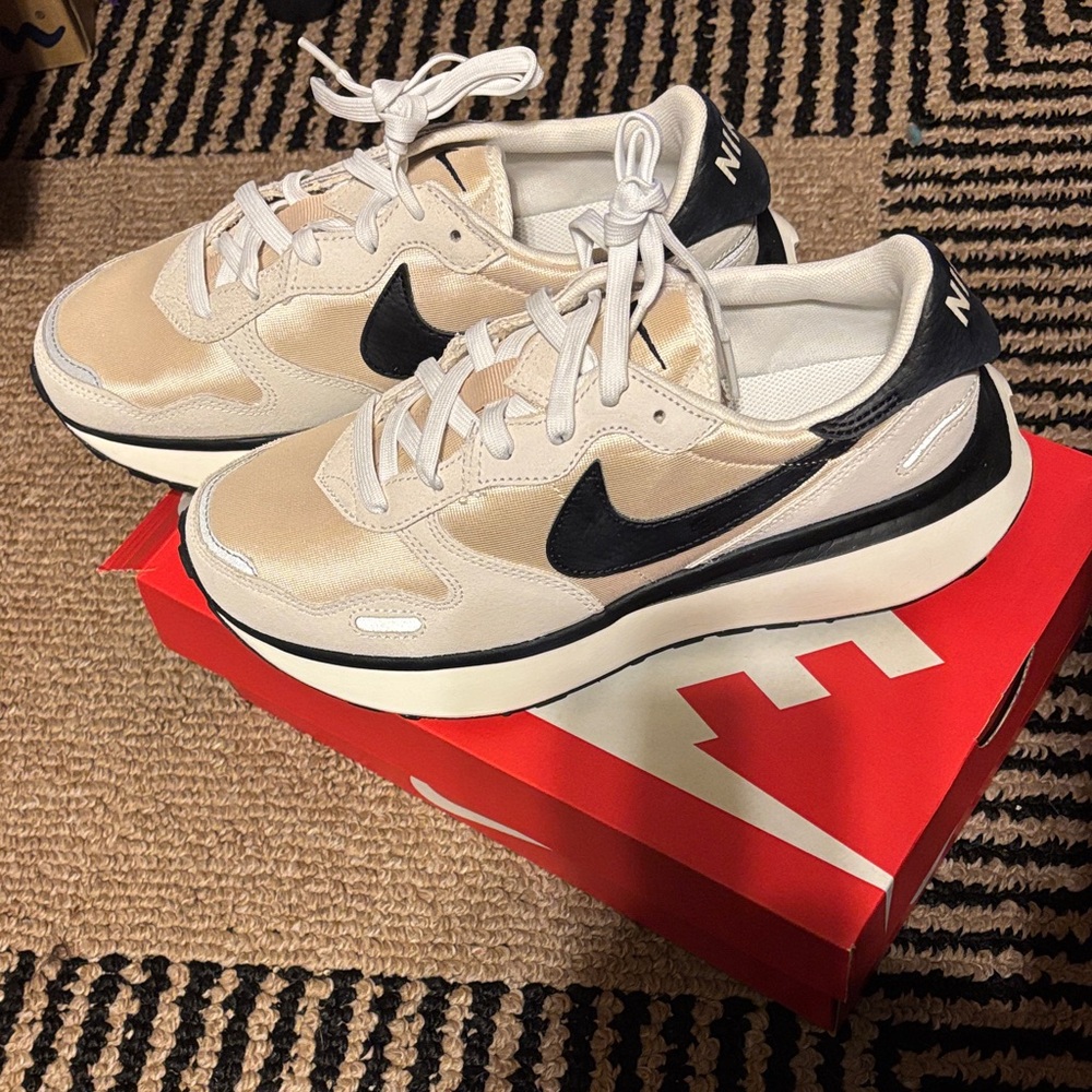Nike Phoenix Waffle Shoes